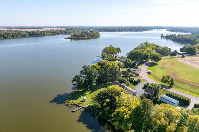 $729,900 | 26728 Sioux Trail, Madison Lake, MN 56063