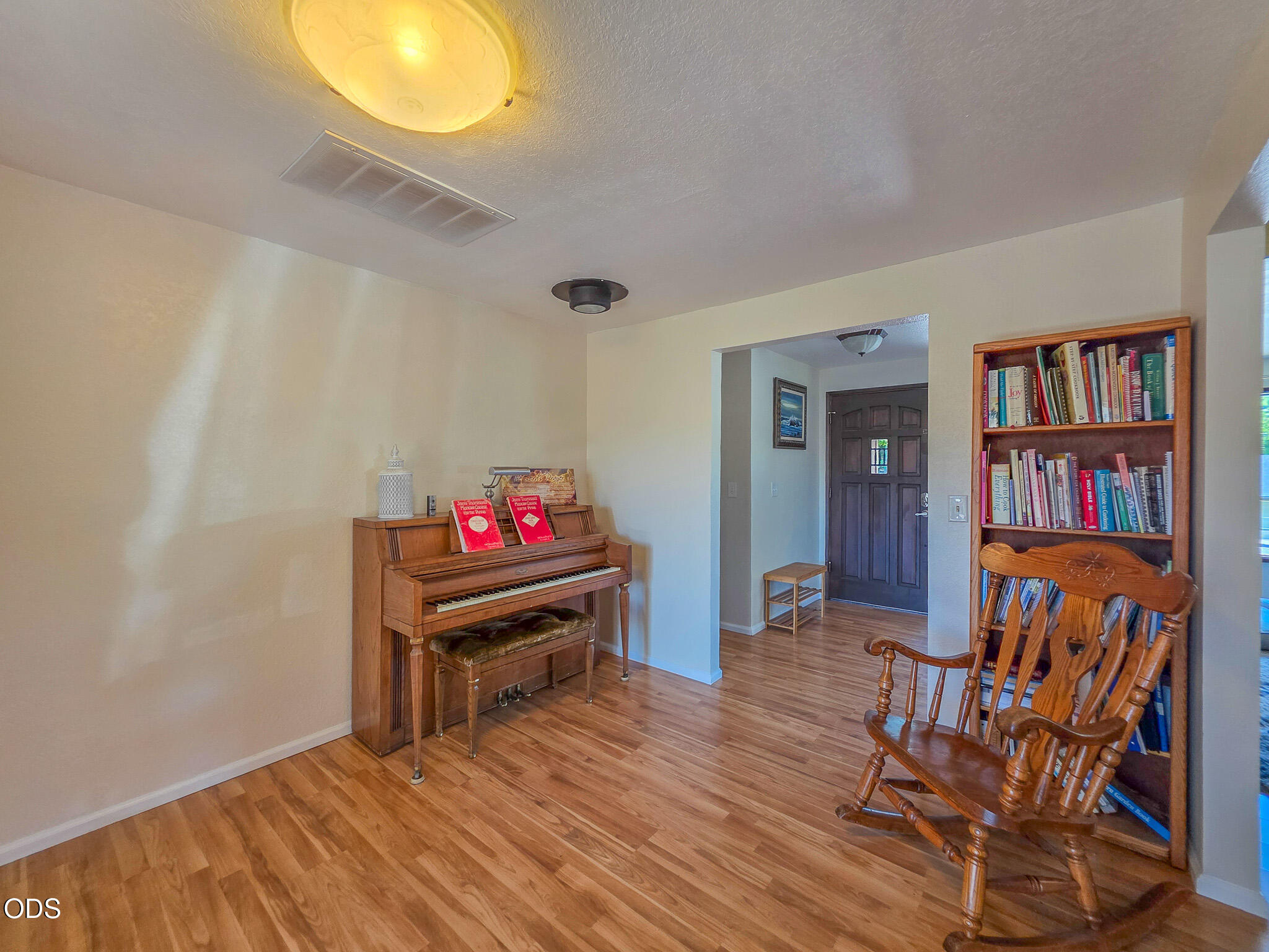 3015 Lone Pine Road Medford, OR 97504 - Photo 8 of 34