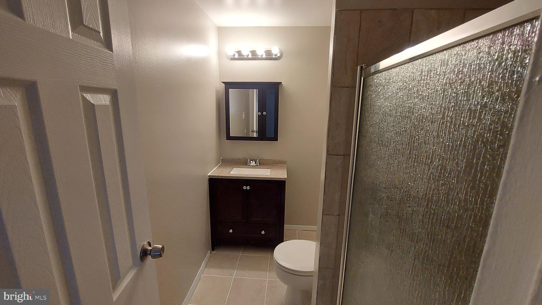 18622 Walkers Choice Road, Unit 6 Montgomery Village, MD 20886 - Photo 27 of 37 Owner Bath