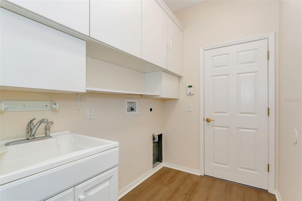 11209 Pine Lilly Place Lakewood Ranch, FL 34202 - Photo 23 of 26 a view of utility room