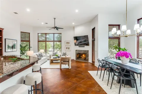 $649,000 | 601 East 1st Street, Unit 220, Fort Worth, TX 76102