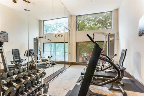 $649,000 | 601 East 1st Street, Unit 220, Fort Worth, TX 76102