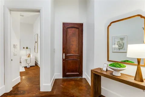 $649,000 | 601 East 1st Street, Unit 220, Fort Worth, TX 76102