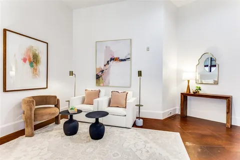 $649,000 | 601 East 1st Street, Unit 220, Fort Worth, TX 76102
