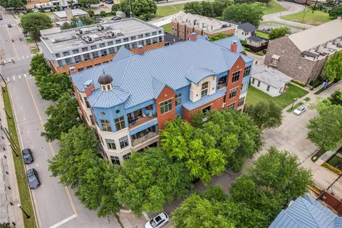 $649,000 | 601 East 1st Street, Unit 220, Fort Worth, TX 76102