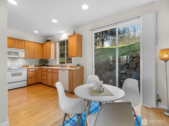 $799,000 | 15509 132nd Place Northeast, Unit 3E, Woodinville, WA 98072