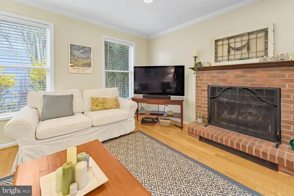 $889,000 | 1431 Flynn Court, Herndon, VA 20170