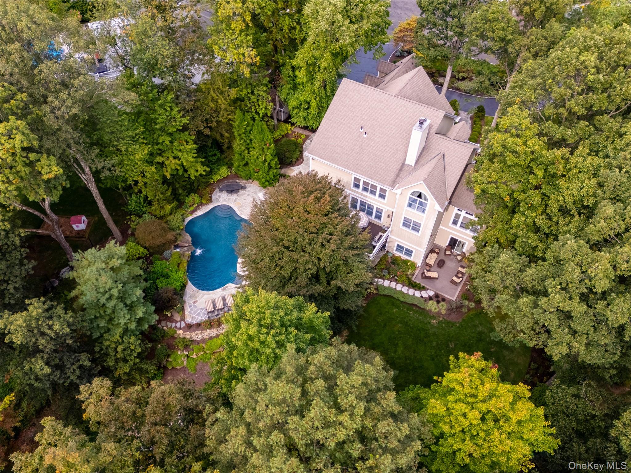 6 Gooler Court Stony Point, NY 10980 - Photo 48 of 50 an aerial view of a house with a yard and garden