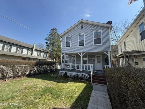 $1,380 | 526 Church Street, Unit B, Hawley, PA 18428