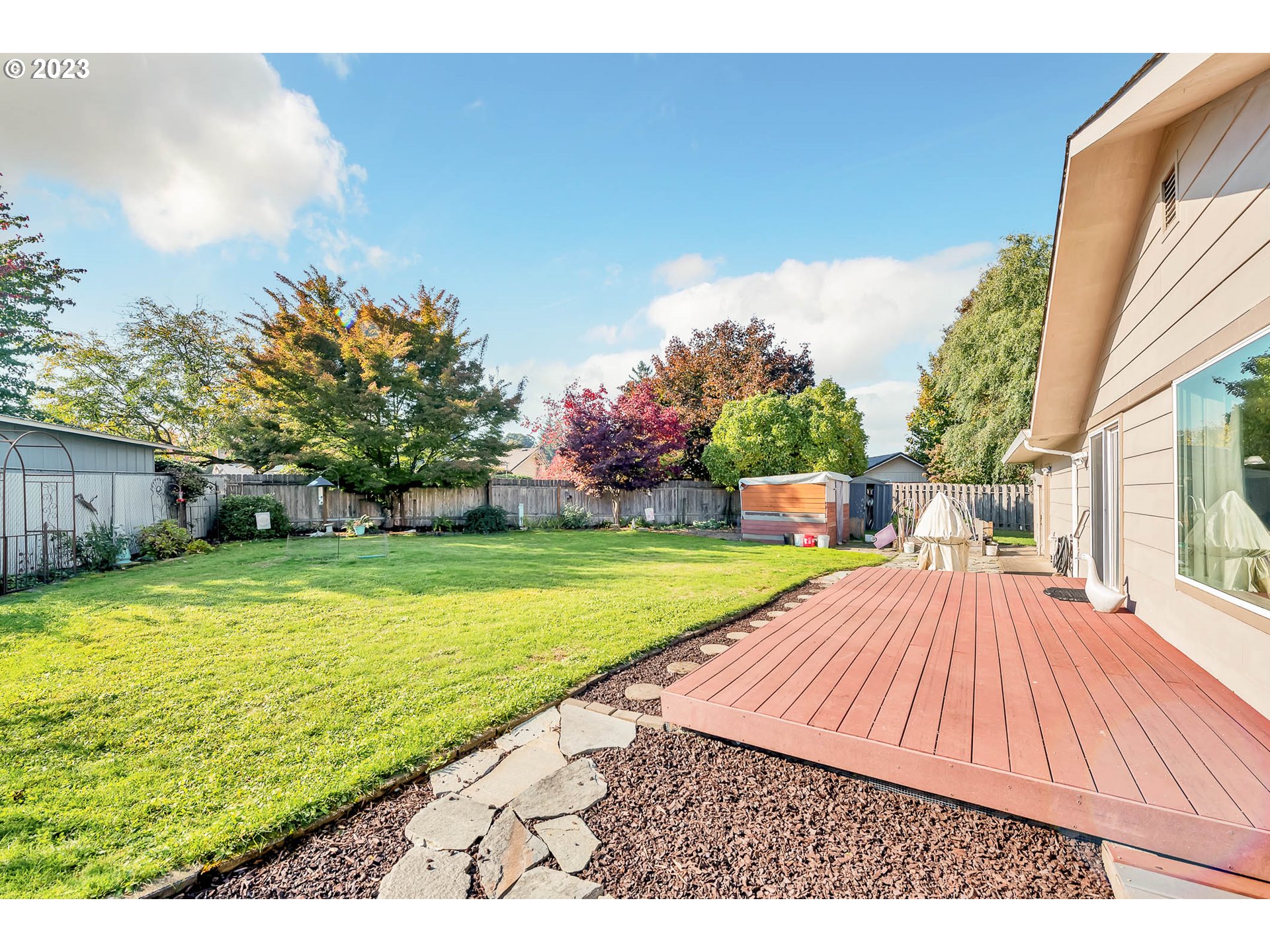 576 67th Street Springfield, OR 97478 - Photo 32 of 32 a view of a backyard with a garden