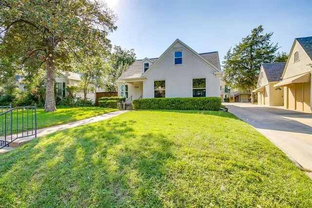 $1,275,000 | 2560 Rogers Avenue, Fort Worth, TX 76109