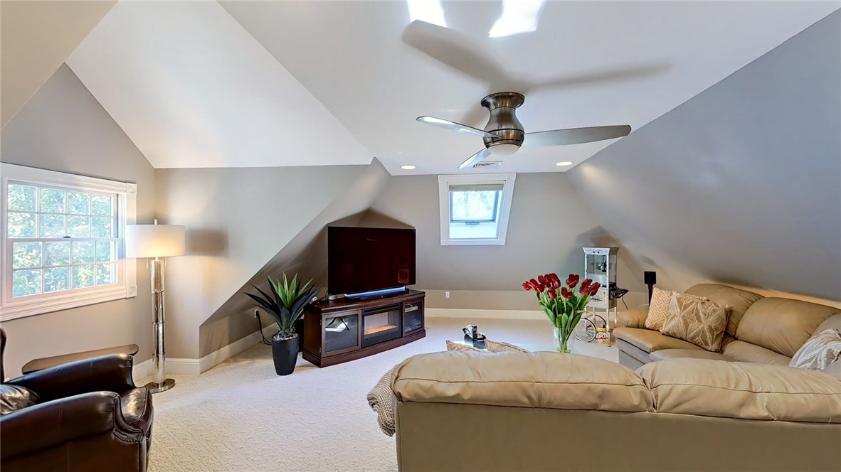 435 Wickham Road North Kingstown, RI 02852 - Photo 22 of 29 Gallery Image 22