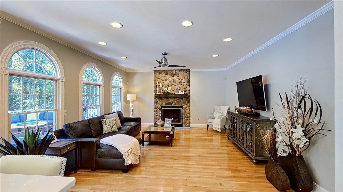 435 Wickham Road North Kingstown, RI 02852 - Photo 8 of 29 Gallery Image 8