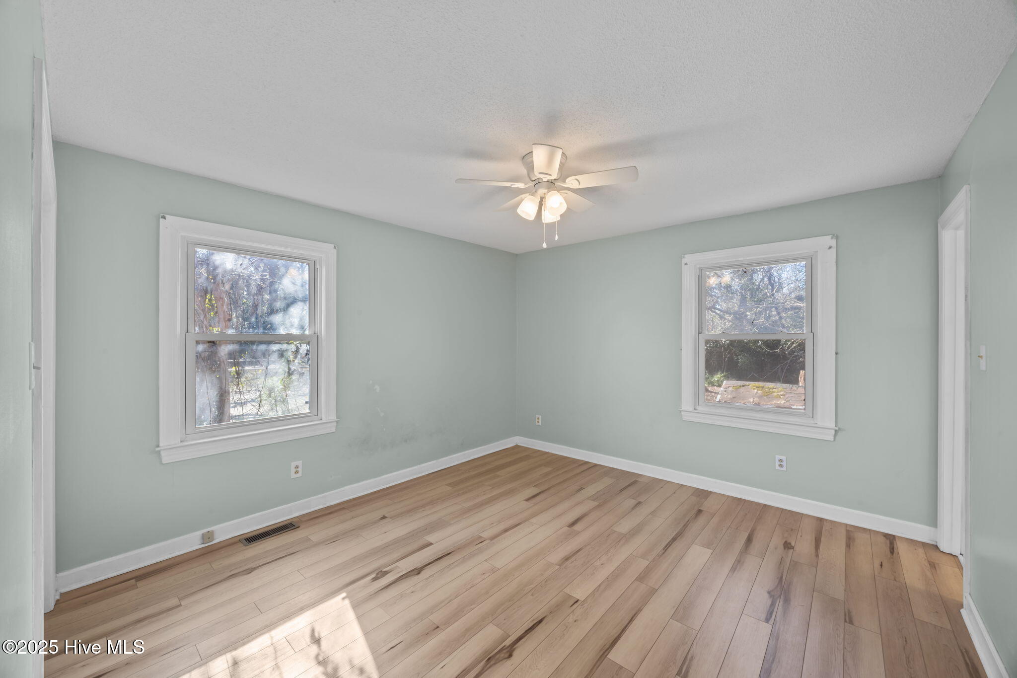 425 Washington Post Road New Bern, NC 28562 - Photo 19 of 35 25-web-or-mls-0C0A8816