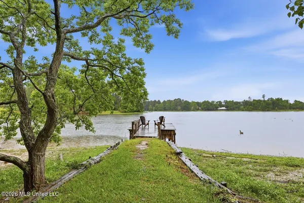 $440,000 | 137 Lakeview Drive, Madison, MS 39110