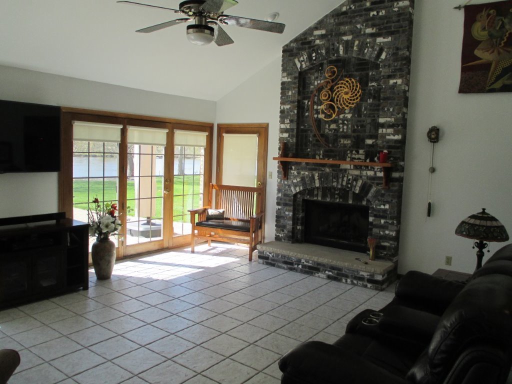 331 Rockside Drive Dixon, IL 61021 - Photo 4 of 15