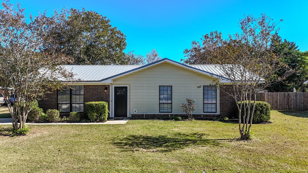 307 Caladium Road Taylor, AL 36301 - Photo 1 of 18 Main View