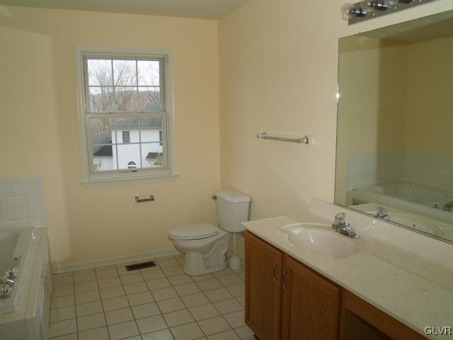 10 Riverview Circle Easton, PA 18045 - Photo 13 of 32 Gallery Image 13