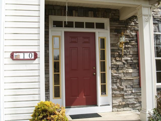 10 Riverview Circle Easton, PA 18045 - Photo 4 of 32 Gallery Image 4