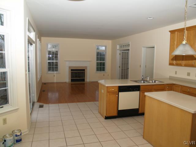 10 Riverview Circle Easton, PA 18045 - Photo 10 of 32 Gallery Image 10