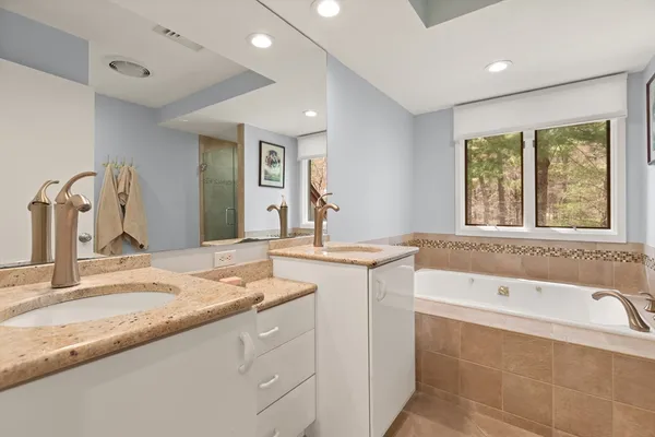 $625,000 | 17 Apple Valley Drive, Unit 17, Sharon, MA 02067