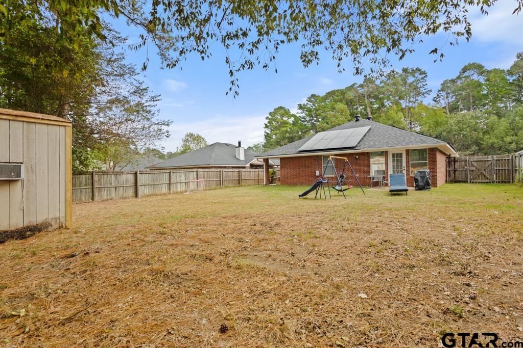 600 Frederick Circle Flint, TX 75762 - Photo 32 of 32 a front view of a house with garden