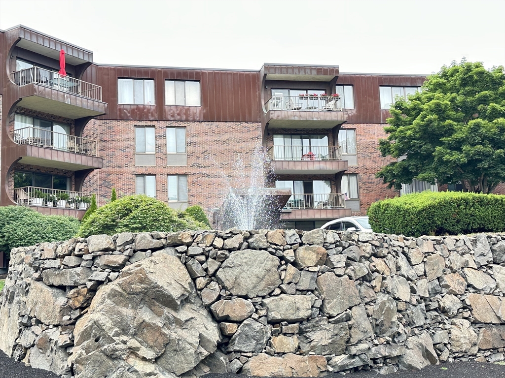 1006 Paradise Road, Unit PHN Swampscott, MA 01907 - Photo 2 of 35