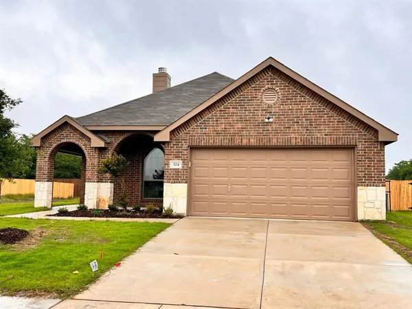 a front view of house with yard