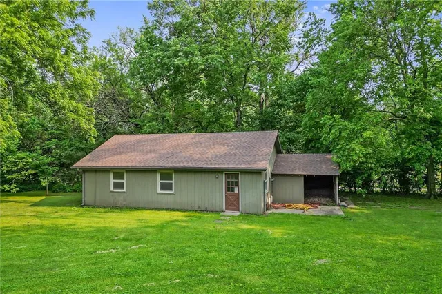 $749,000 | 6178 South E Tri County Line Road, Lawson, MO 64062