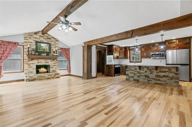 $749,000 | 6178 South E Tri County Line Road, Lawson, MO 64062