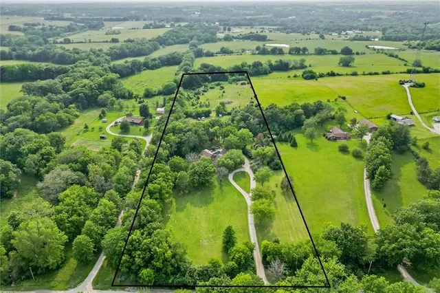 $749,000 | 6178 South E Tri County Line Road, Lawson, MO 64062