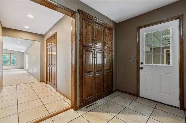 $749,000 | 6178 South E Tri County Line Road, Lawson, MO 64062