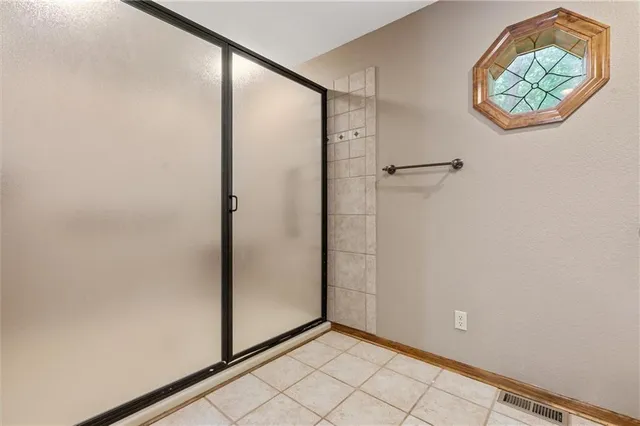 $749,000 | 6178 South E Tri County Line Road, Lawson, MO 64062