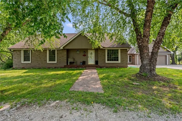 $749,000 | 6178 South E Tri County Line Road, Lawson, MO 64062