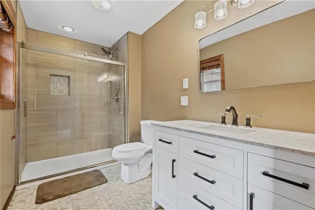 $749,000 | 6178 South E Tri County Line Road, Lawson, MO 64062