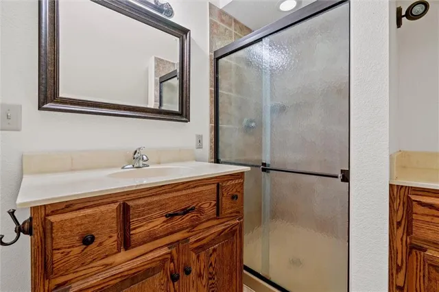 $749,000 | 6178 South E Tri County Line Road, Lawson, MO 64062