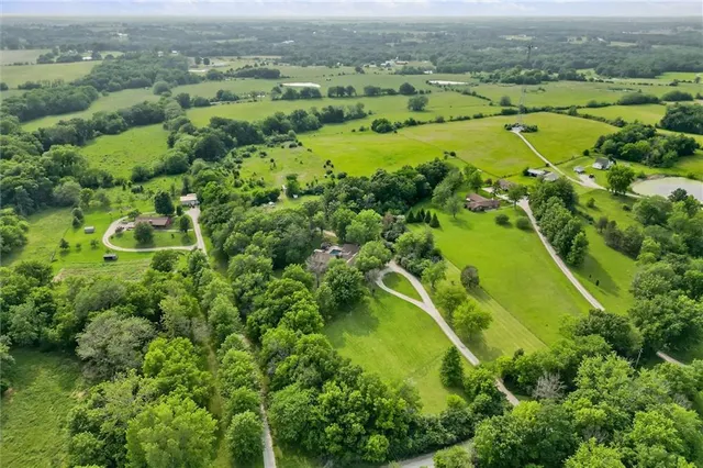 $749,000 | 6178 South E Tri County Line Road, Lawson, MO 64062