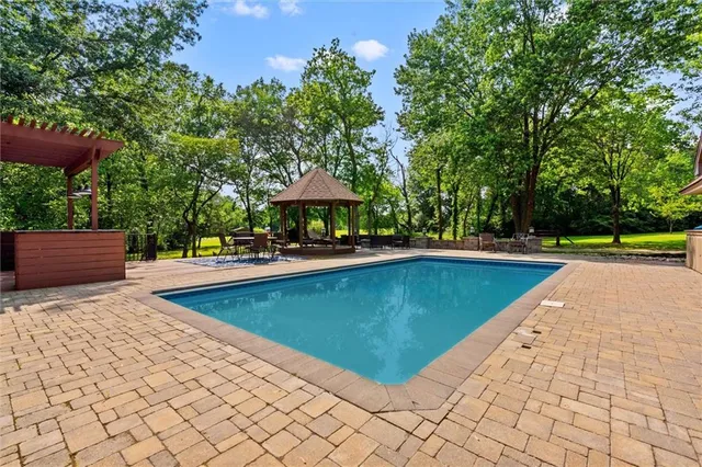 $749,000 | 6178 South E Tri County Line Road, Lawson, MO 64062