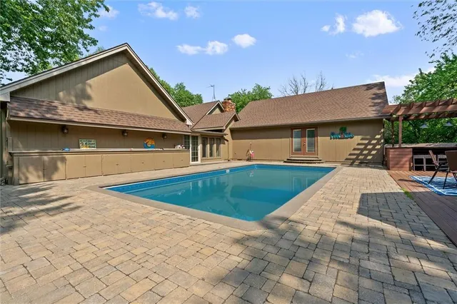 $749,000 | 6178 South E Tri County Line Road, Lawson, MO 64062