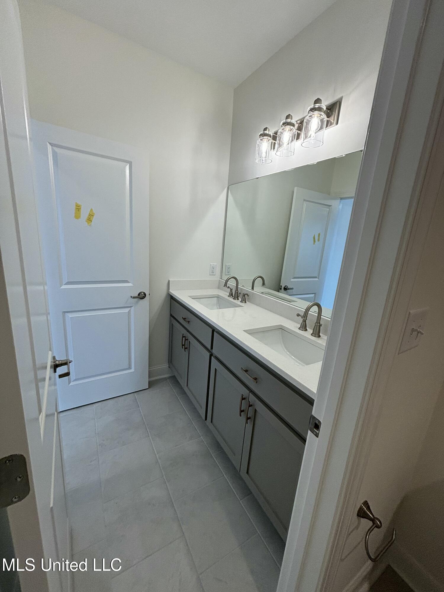 408 Lily Loop, Unit 408 Oxford, MS 38655 - Photo 14 of 30 bathroom2