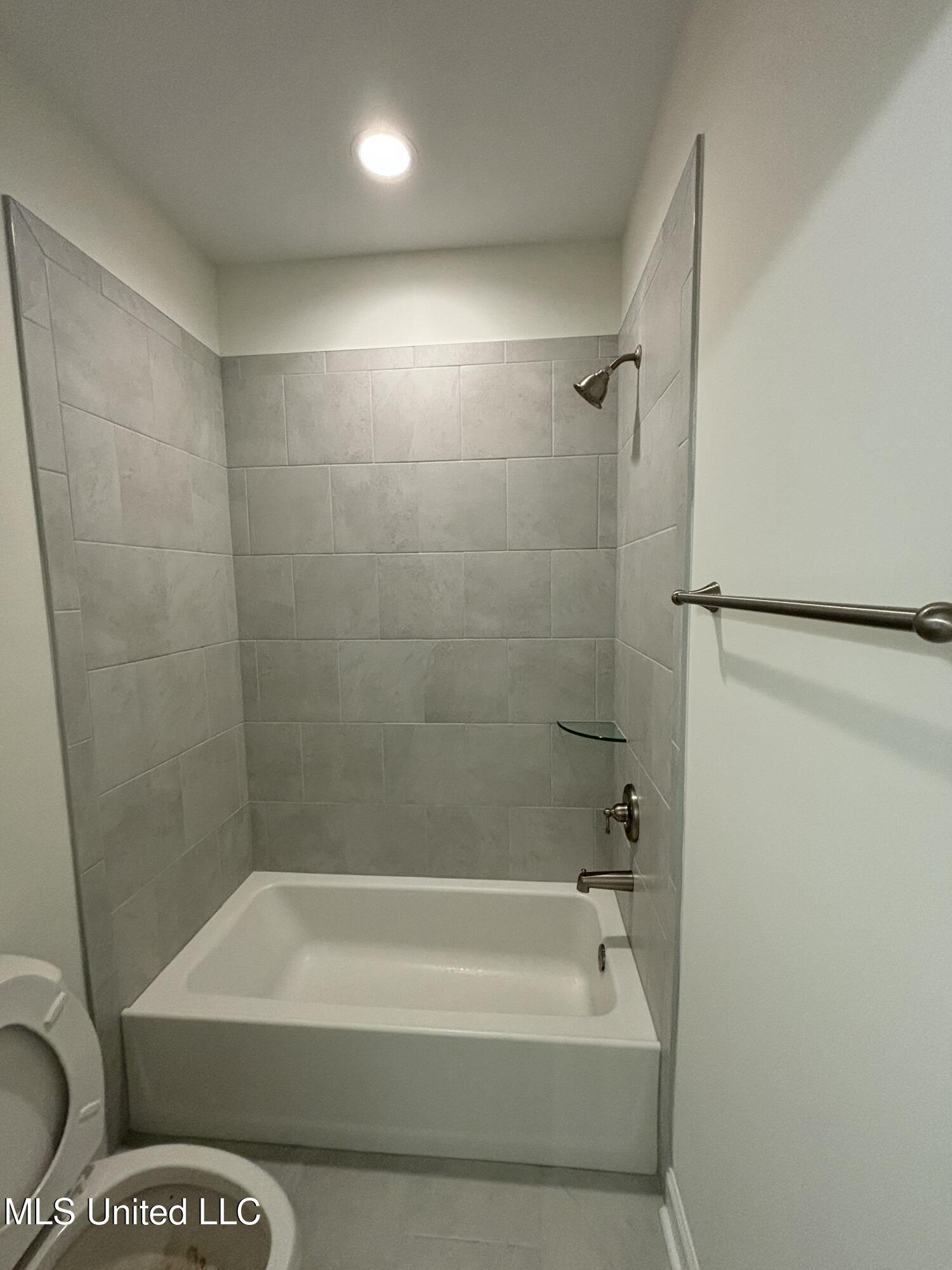 408 Lily Loop, Unit 408 Oxford, MS 38655 - Photo 17 of 30 bathroom3