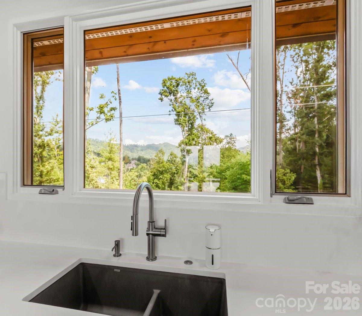 98 Running Ridge Road Asheville, NC 28804 - Photo 13 of 41 Gallery Image 13
