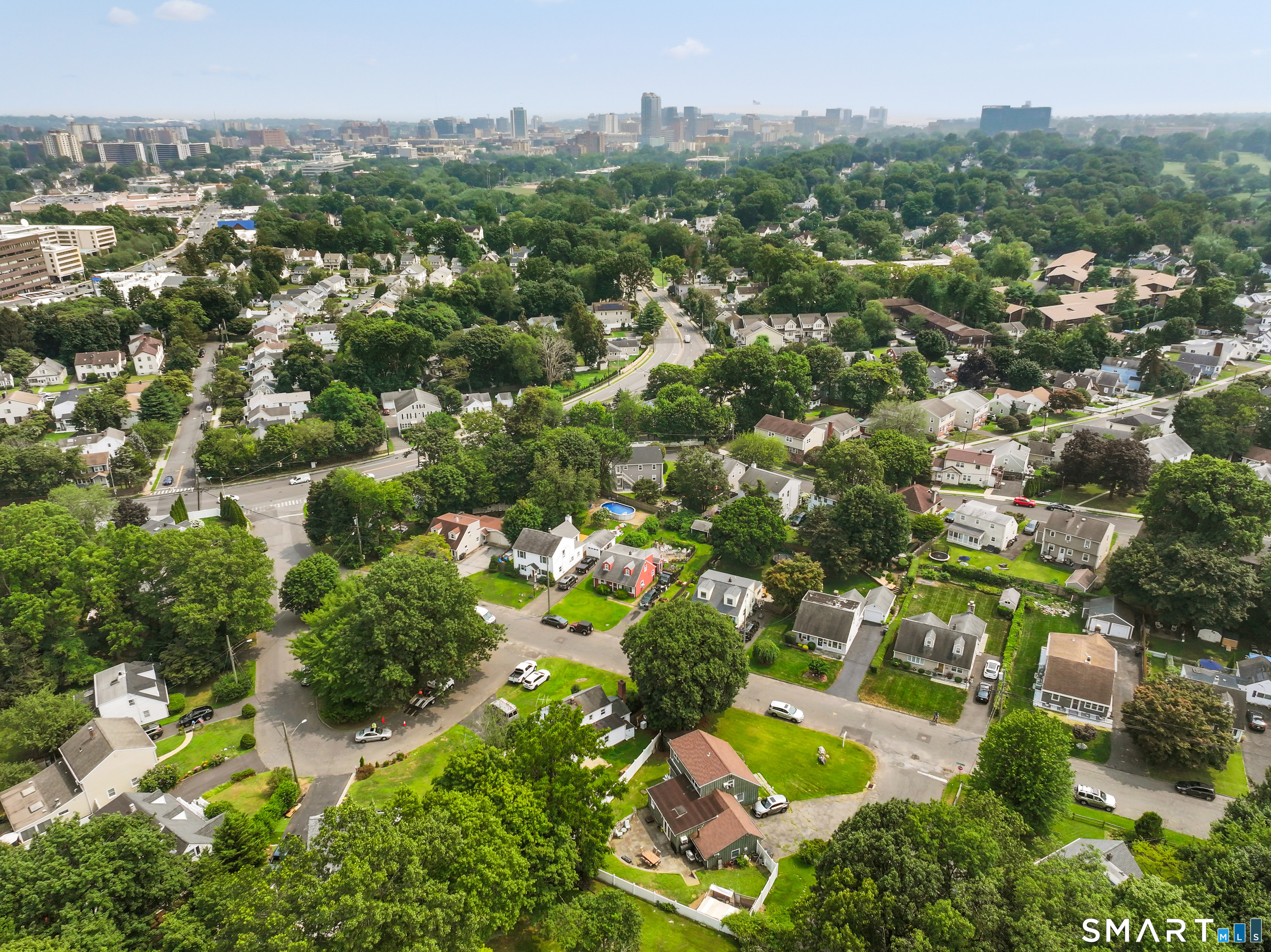 37 Old Barn Road South Stamford, CT 06905 - Photo 33 of 35