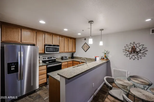 $2,195 | 4704 East Paradise Village Parkway North, Unit 144, Phoenix, AZ 85032