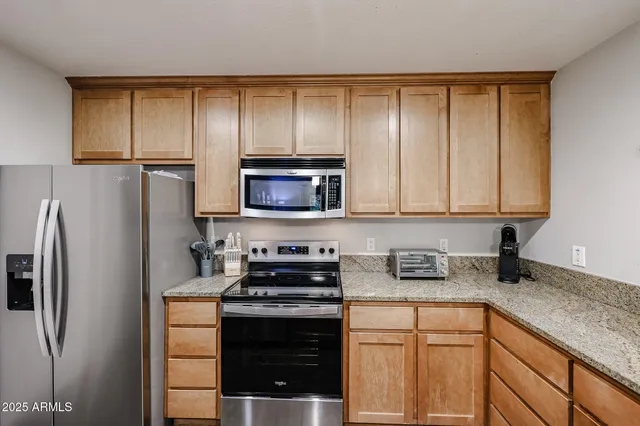 $2,195 | 4704 East Paradise Village Parkway North, Unit 144, Phoenix, AZ 85032