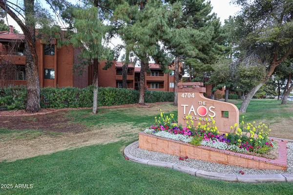 $2,195 | 4704 East Paradise Village Parkway North, Unit 144, Phoenix, AZ 85032