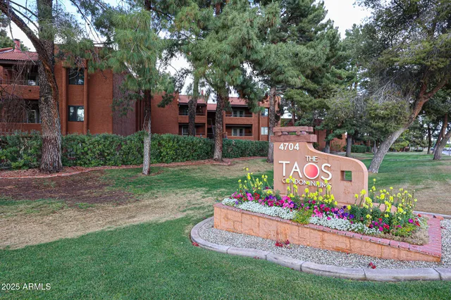 $2,195 | 4704 East Paradise Village Parkway North, Unit 144, Phoenix, AZ 85032