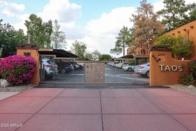 $2,195 | 4704 East Paradise Village Parkway North, Unit 144, Phoenix, AZ 85032