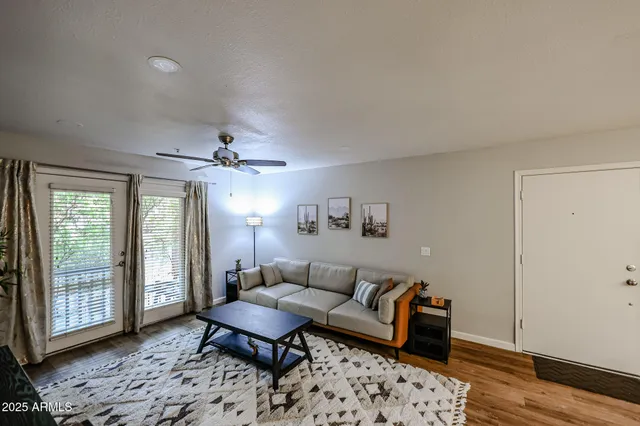 $2,195 | 4704 East Paradise Village Parkway North, Unit 144, Phoenix, AZ 85032