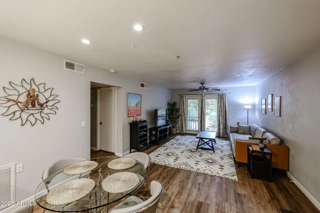 $2,195 | 4704 East Paradise Village Parkway North, Unit 144, Phoenix, AZ 85032